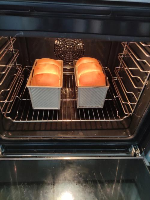 烤箱如何烤面包的相关图片